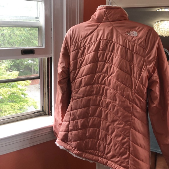 ❌SOLD❌ Women’s Reversible North Face Jacket 🧥 - Picture 2 of 8